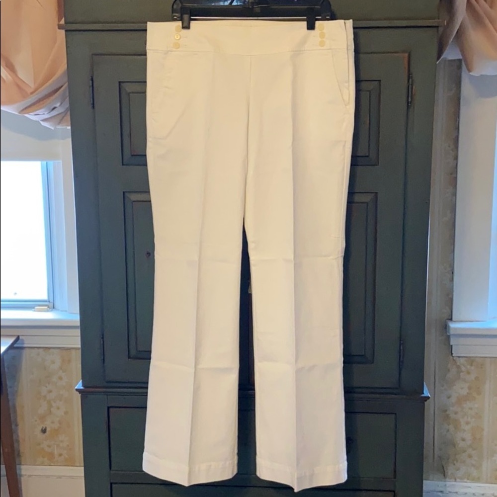 😄 Signature Vintage White Jeans 😄